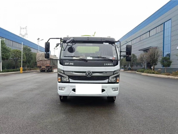 東風(fēng)D7多利卡洗掃車(chē)