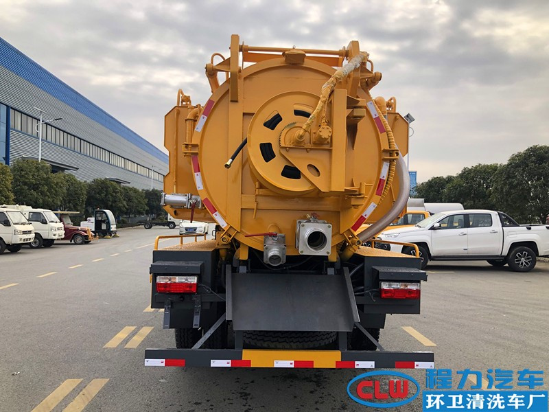 國(guó)六東風(fēng)福瑞卡12.7清洗吸污車(chē)