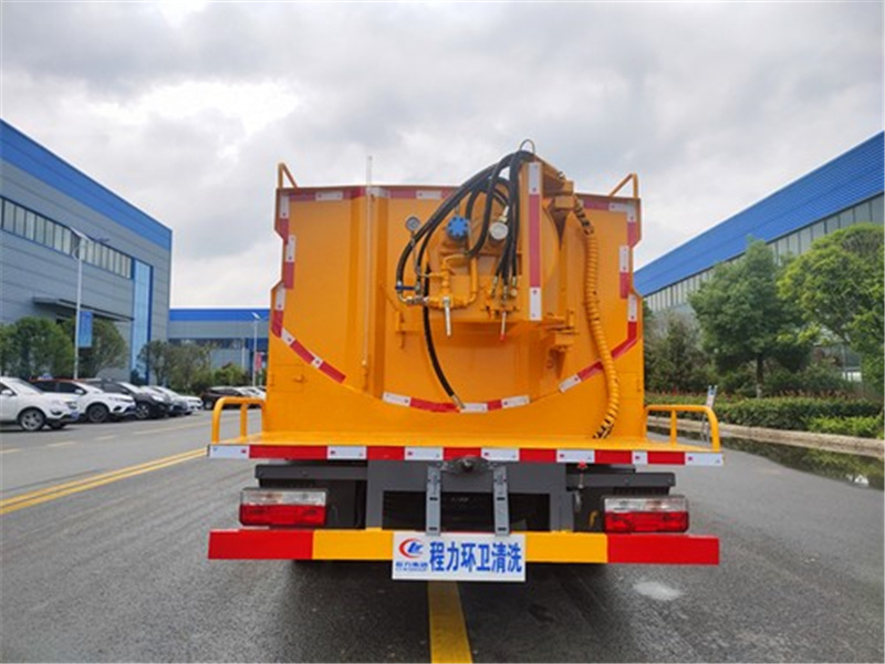 國六東風(fēng)小多利卡4.2方高壓清洗車