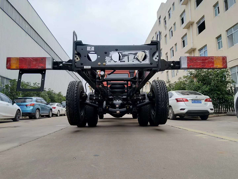 三環(huán)昊龍?zhí)嵘龢螂S車(chē)吊