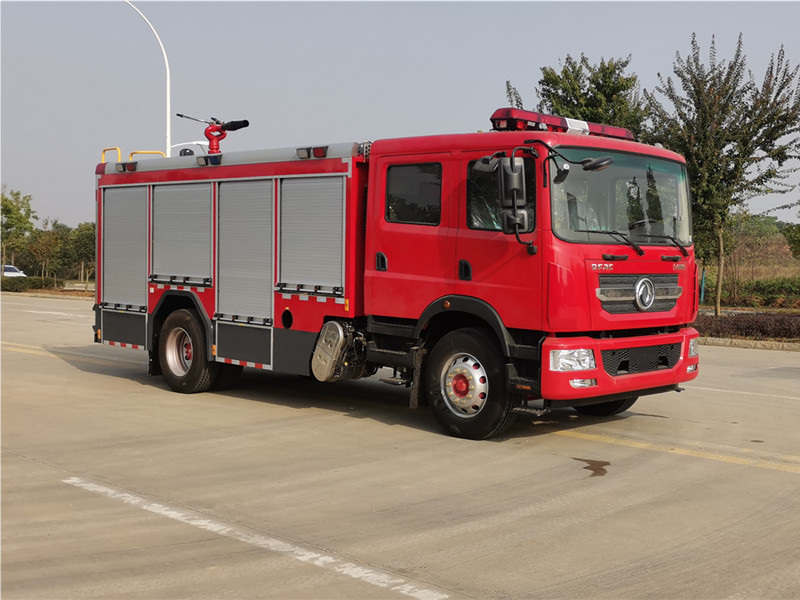 東風(fēng)7噸水罐消防車(chē)